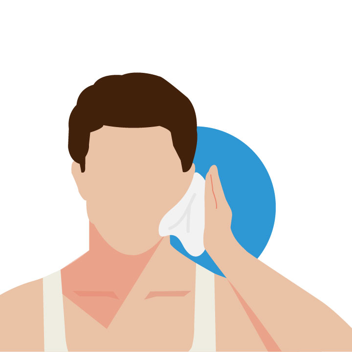 5.When you straighten your head again, some of the solution may come out: wipe off with absorbent paper (which does not need to be sterile)